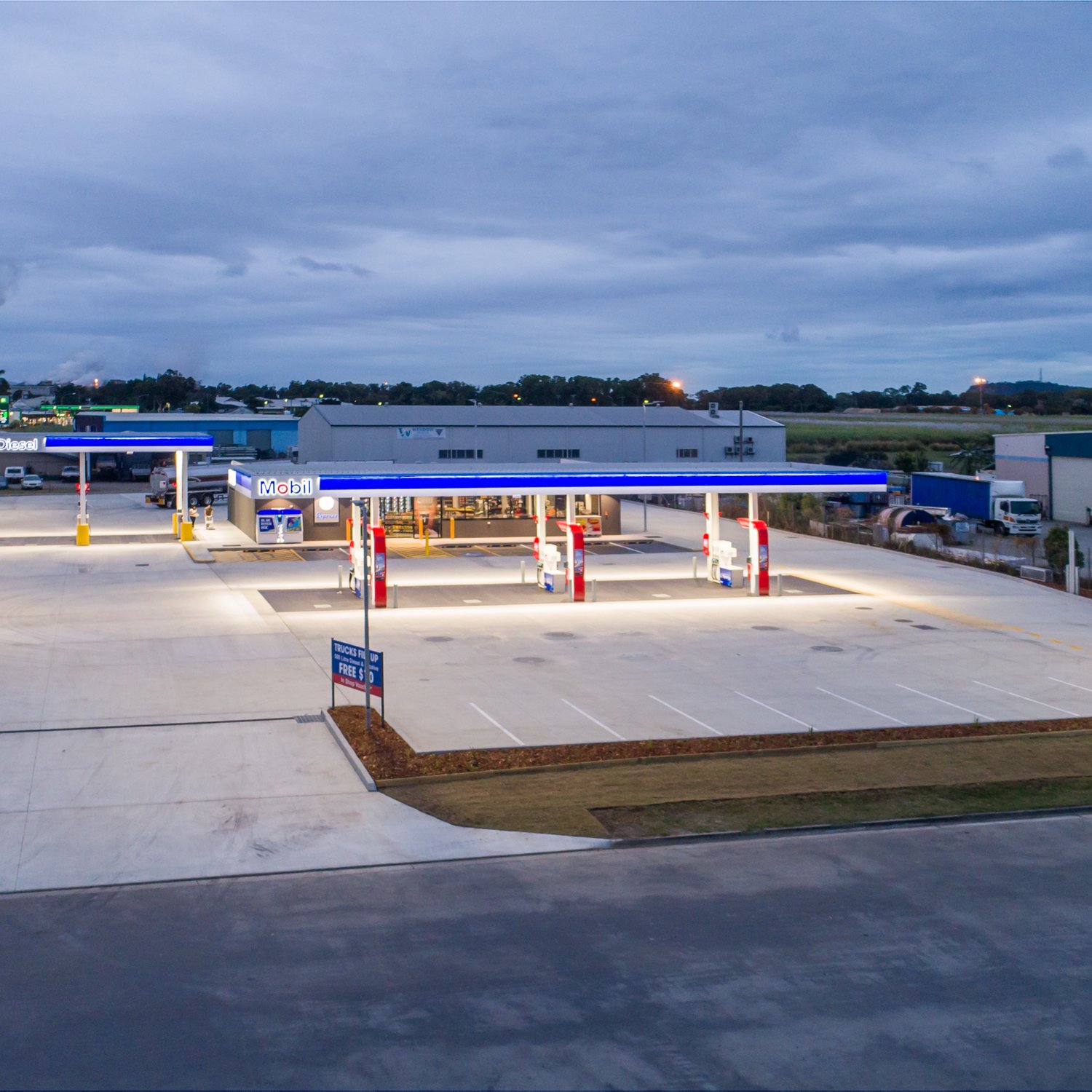 Proserpine Mobil
					construction