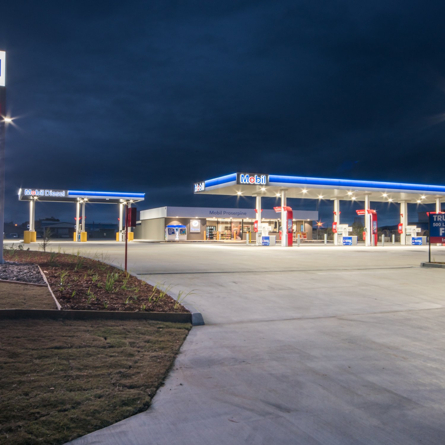Proserpine Mobil
					construction