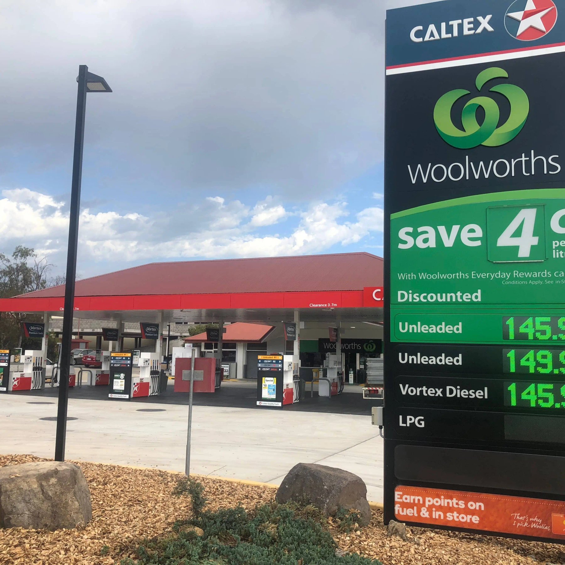 Woolworths Petrol
					Tuggeranong construction